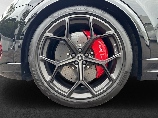 Audi RS Q8 Performance Quattro