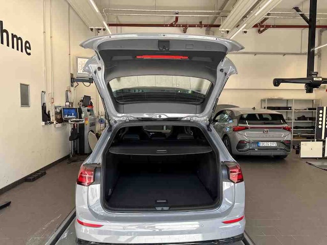 Volkswagen Golf 1.5 eTSI DSG Variant