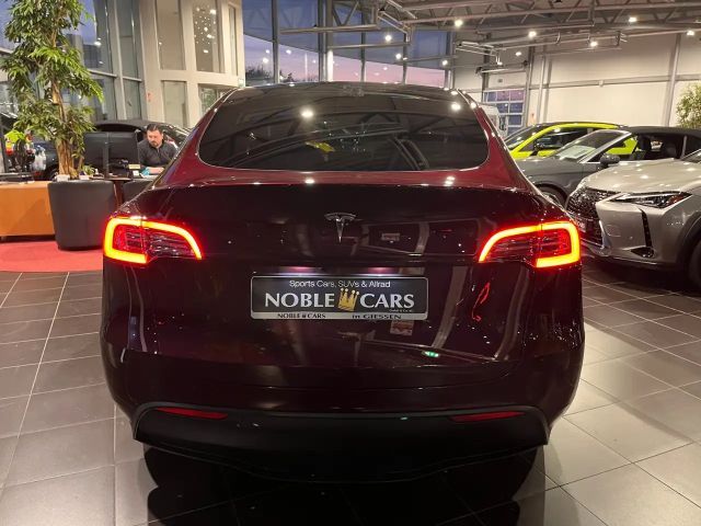 Tesla Model Y RWD Standard Range