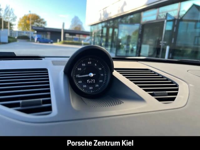 Porsche 992 4 Coupé GTS Targa