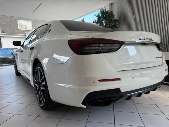 Maserati Quattroporte Trofeo