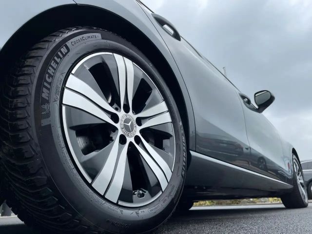 Mercedes-Benz C 180 AVANTGARDE Sedan