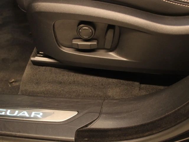 Jaguar F-Pace AWD D300 R-Dynamic