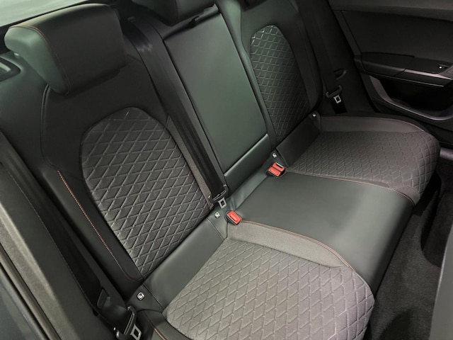 Seat Leon 1.5 eTSI FR-lijn Sportstourer