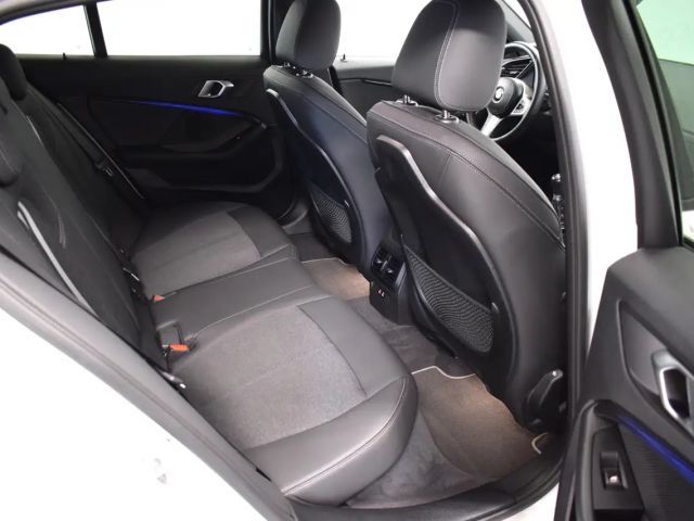 BMW 118 118i Sedan Sport Line