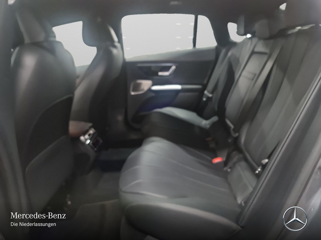 Mercedes-Benz EQE 300 Sedan