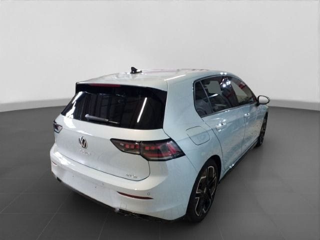 Volkswagen Golf 1.5 eTSI DSG R-Line