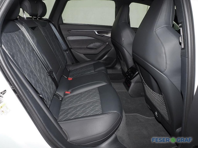 Audi A6 Avant Quattro S-Tronic