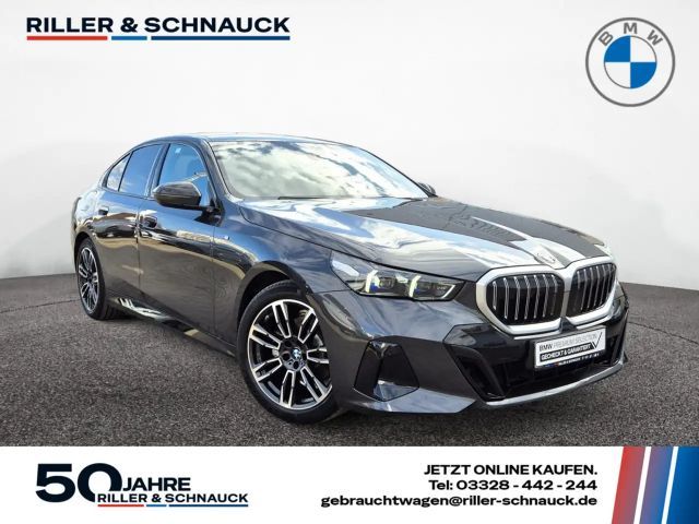 BMW 520 520i M-Sport Sedan