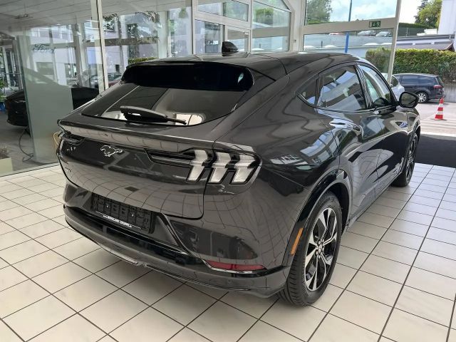 Ford Mustang Mach-E AWD Premium