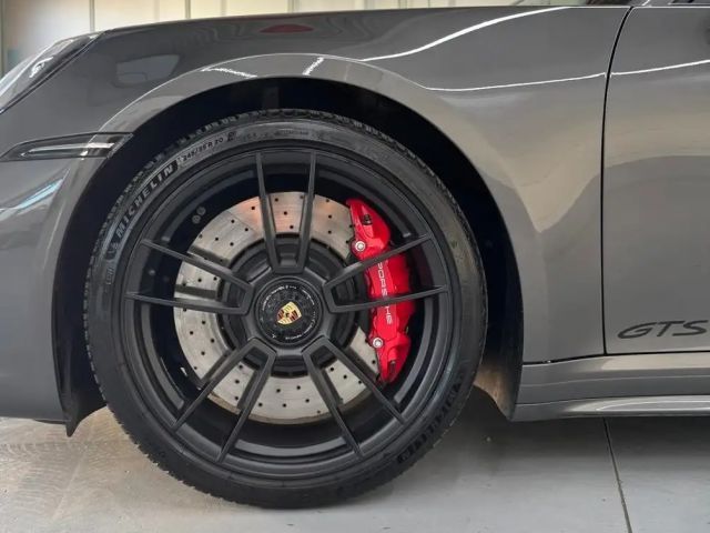 Porsche 992 4 Cabrio GTS Targa