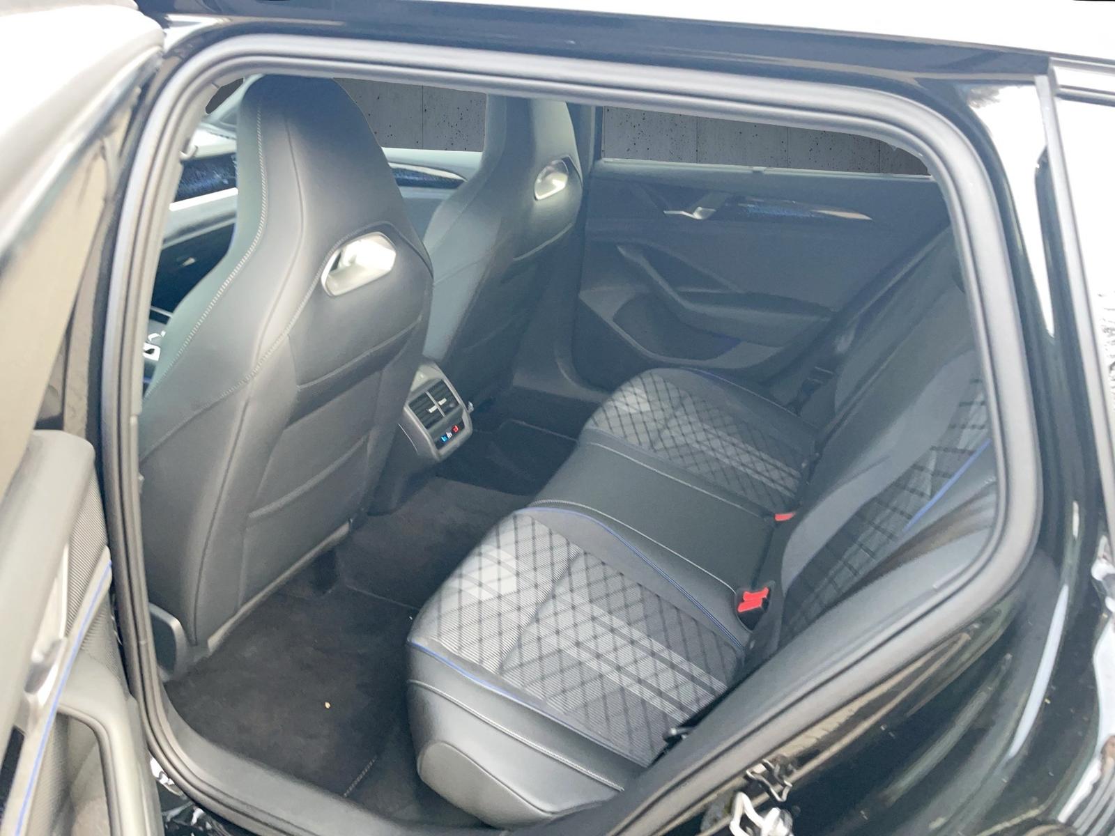 Volkswagen Passat DSG R-Line eHybrid