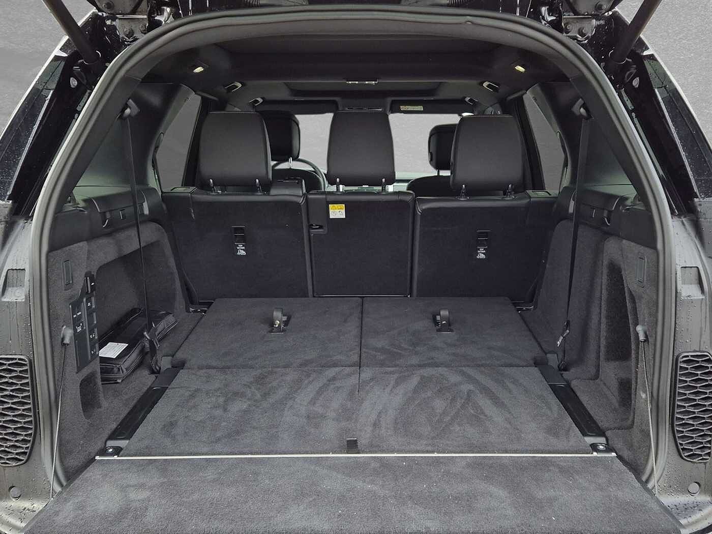 Land Rover Discovery D300 Dynamic HSE