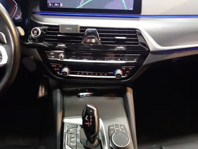 BMW 540 540d M-Sport Touring xDrive