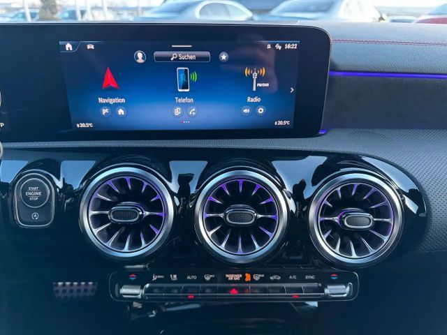 Mercedes-Benz CLA 200 AMG Line