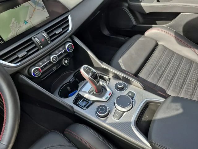 Alfa Romeo Giulia Q4