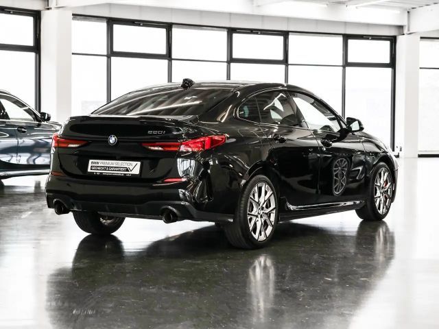 BMW 220 220i Coupé M-Sport