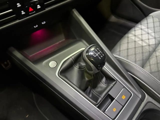 Volkswagen Golf 1.5 TSI Golf VIII R-Line