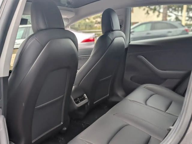 Tesla Model 3 Long Range