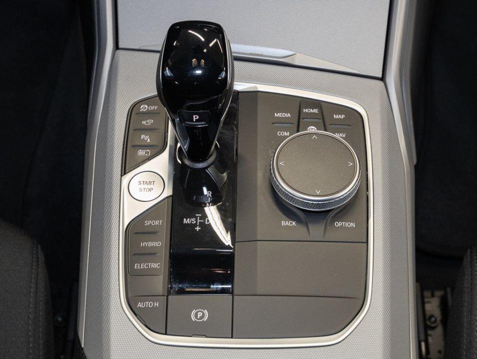 BMW 330 330e Touring