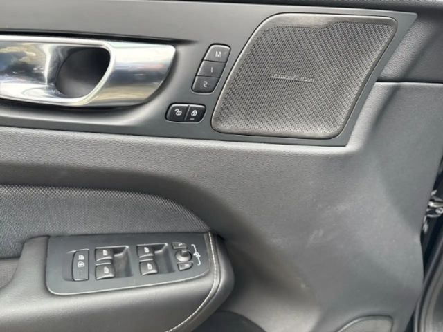 Volvo XC60 Dark Plus