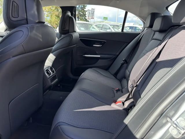 Mercedes-Benz C 200 AVANTGARDE Sedan