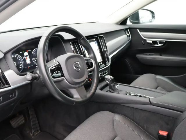 Volvo V90 Momentum