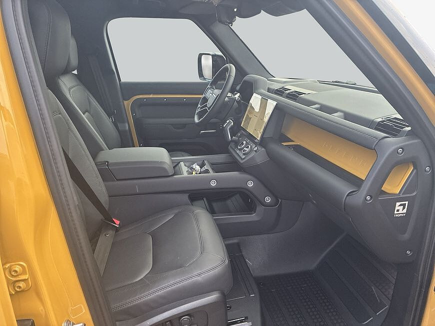 Land Rover Defender 110