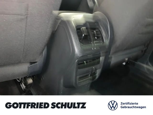 Volkswagen Tiguan ACTIVE TSI NAVI SITZHEIZUNG EINPARKHILFE LED