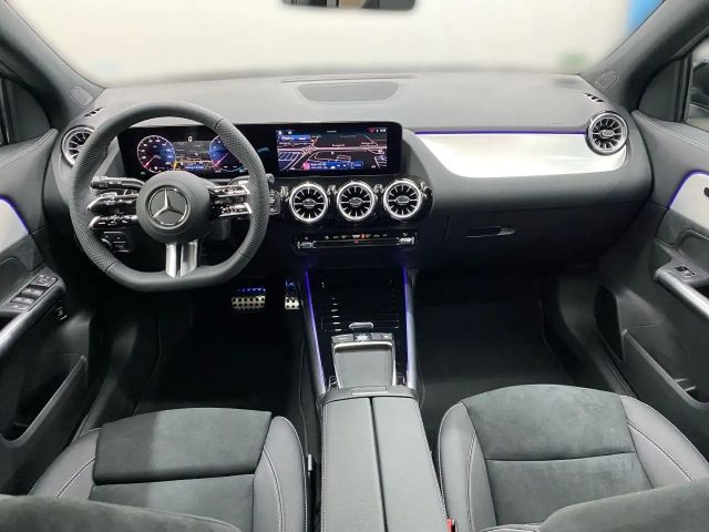 Mercedes-Benz GLA 200 AMG Line