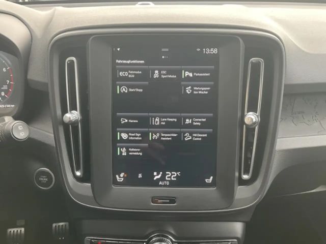 Volvo XC40 Core Momentum