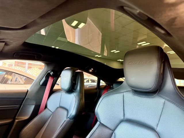 Porsche Taycan S Turbo