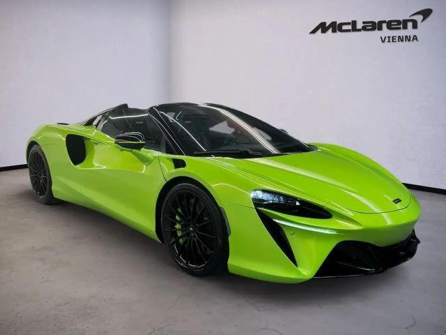 McLaren Artura Spider