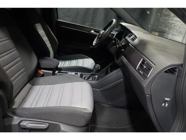 Volkswagen Touran 1.5 TSI Highline R-Line