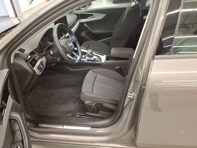 Audi A4 30 TDI Avant S-Line S-Tronic