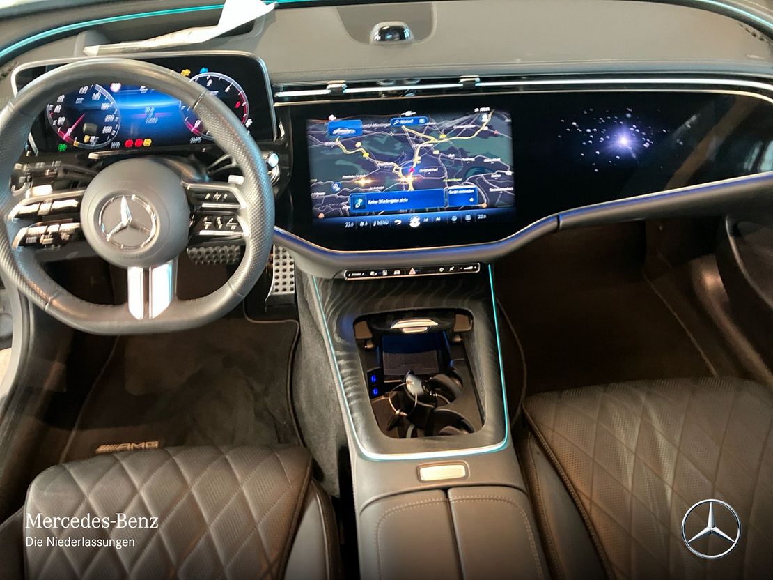 Mercedes-Benz E 220 AMG Line E 220 d Sedan