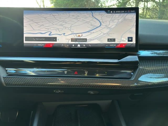 BMW 520 520d M-Sport Sedan