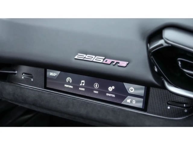 Ferrari 296 *Carbon+LED*Lift*Racing-Livery*Racingsitze*HiFi*