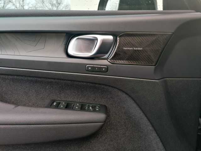 Volvo XC40 R-Design Recharge