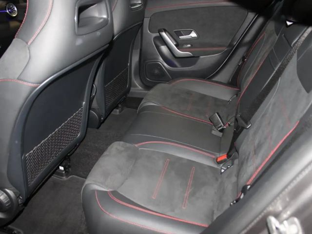 Mercedes-Benz CLA 200 AMG Line Coupé