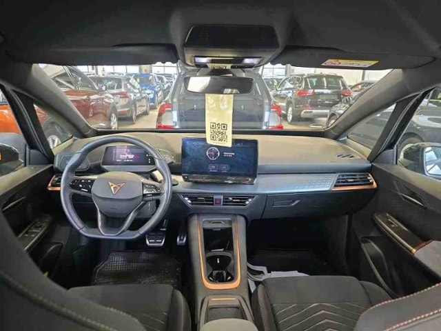 Cupra Born 150kW(204PS) 62 kWh +LED +RKAM +ACC +"19 +NAVI +SHZ +