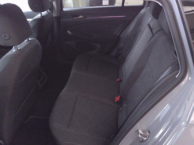 Volkswagen Golf Life Variant