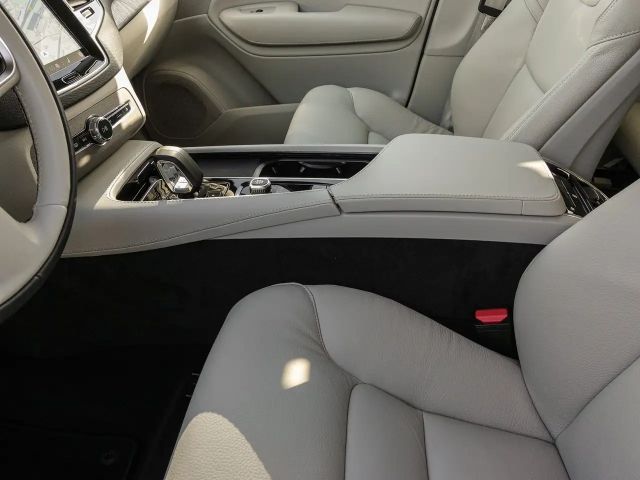 Volvo XC90 AWD Core T8