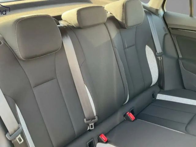 Skoda Kamiq 1,0 TSI 130 Jahre digital Cockpit Keyless Kamera