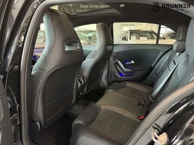 Mercedes-Benz A 220 4MATIC AMG Line