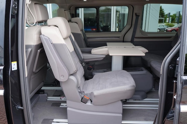 Volkswagen Multivan 2.0 TDI DSG Style T7