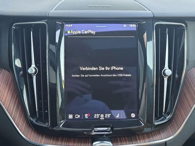 Volvo XC60 AWD Dark Plus