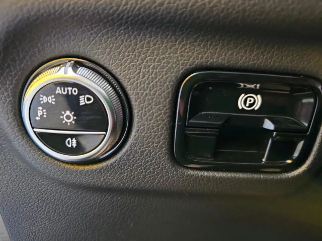 Mercedes-Benz EQE 350 AMG Line Sedan