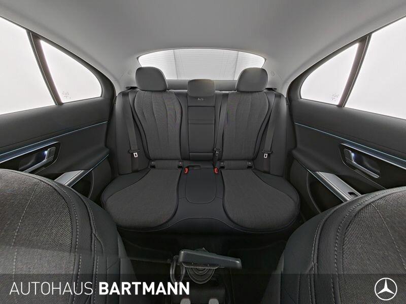 Mercedes-Benz E 200 Sedan