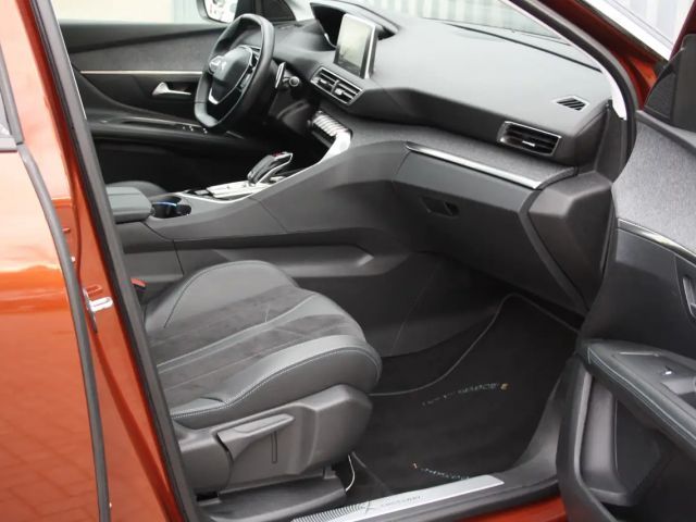 Peugeot 3008 Crossway EAT8 PureTech